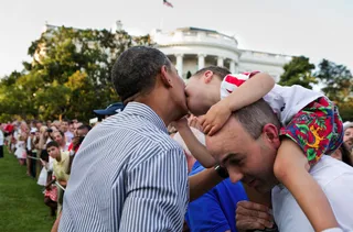 Sealed With A Kiss - (Photo: Official White House/Pete Souza)