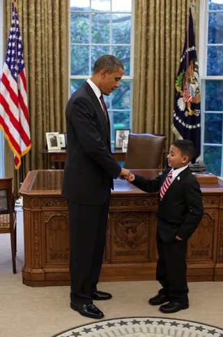 Fist Bump - (Photo: Official White House/Pete Souza)