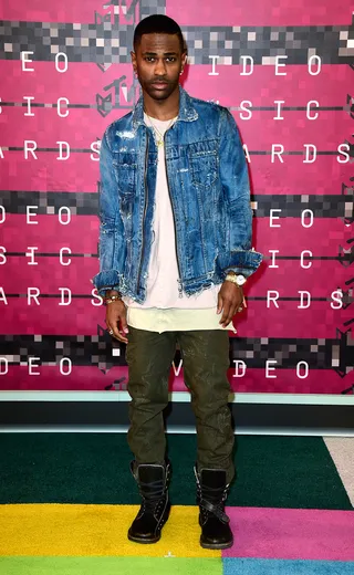 Big Sean - The &quot;IDFWU&quot; rapper goes laid-back but fashionable to the awards show.(Photo: Frazer Harrison/Getty Images)