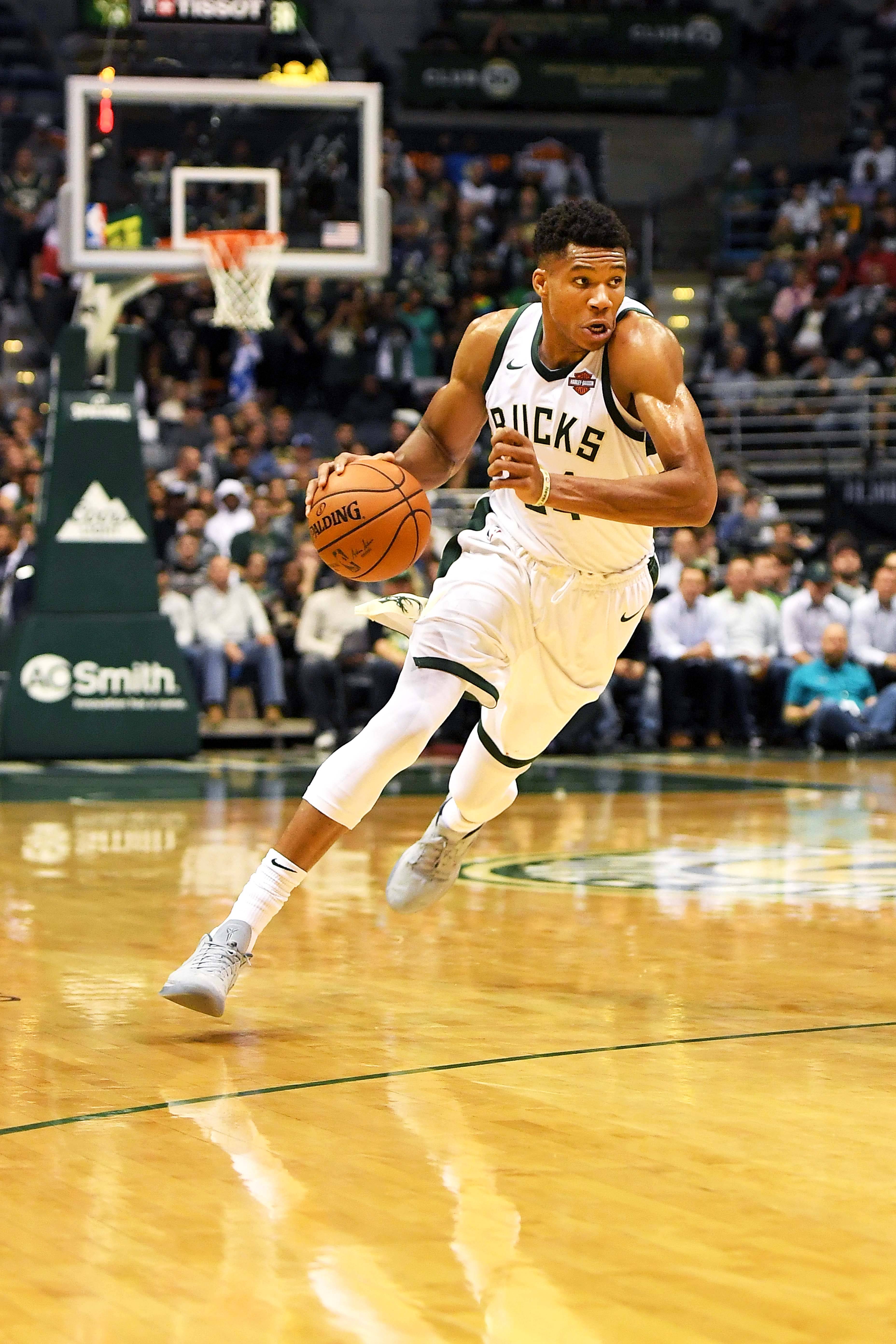 Bucks' Giannis Antetokounmpo Nearly 'Murdered' Celtics' Aron Baynes ...