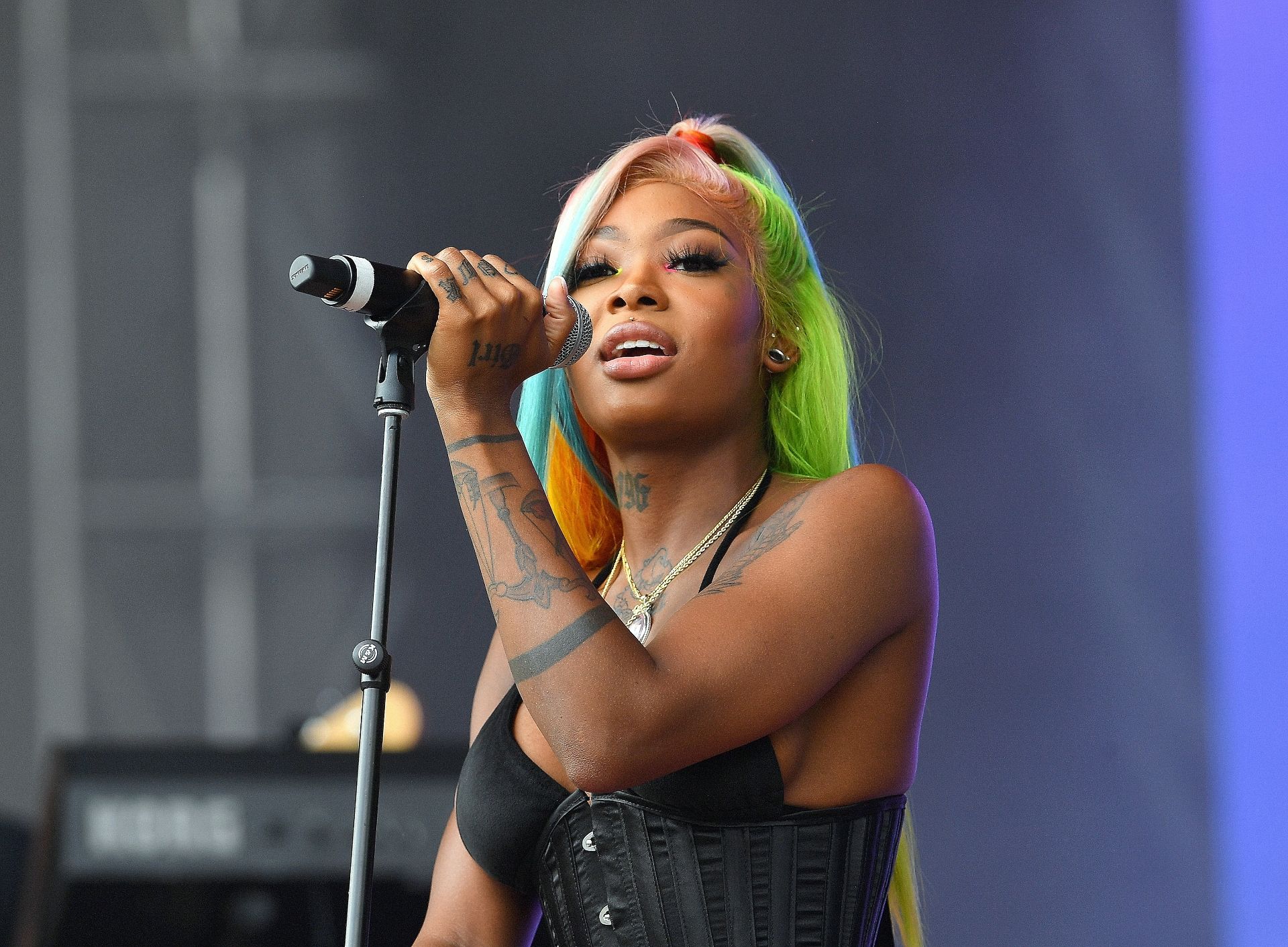 Summer Walker Share’s ‘Still Over It’ Tracklist, Black Twitter Is Excited