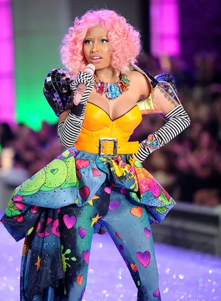 /content/dam/betcom/images/2011/11/Music-11-01-11-15/111111-music-amas-nicki-minaj.jpg