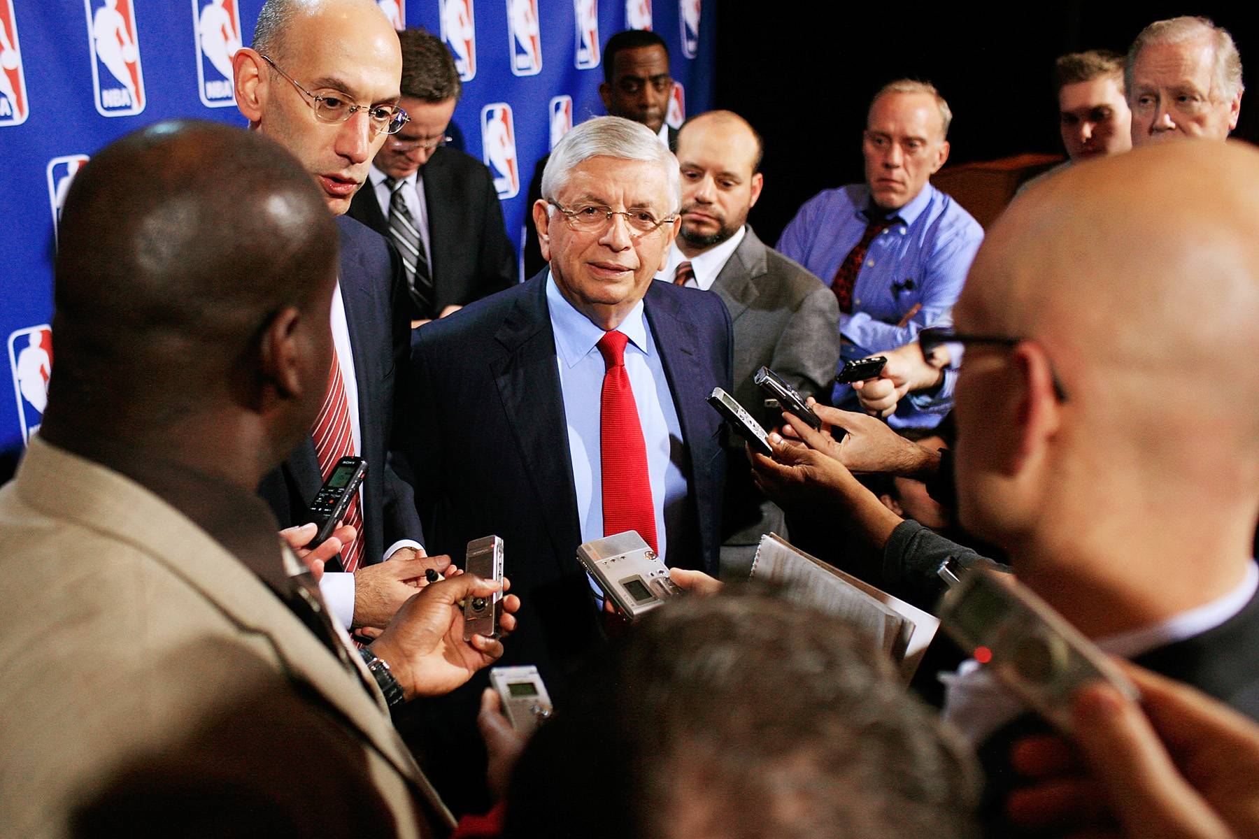 NBA players, fans celebrate end of lockout 