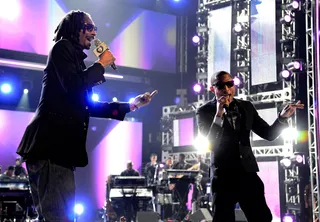 /content/dam/betcom/images/2013/09/Shows/Hip-Hop-Awards/092613-shows-hha-2013-we-rock-the-party-performer-snoop-dogg-performs-pharrell-williams.jpg