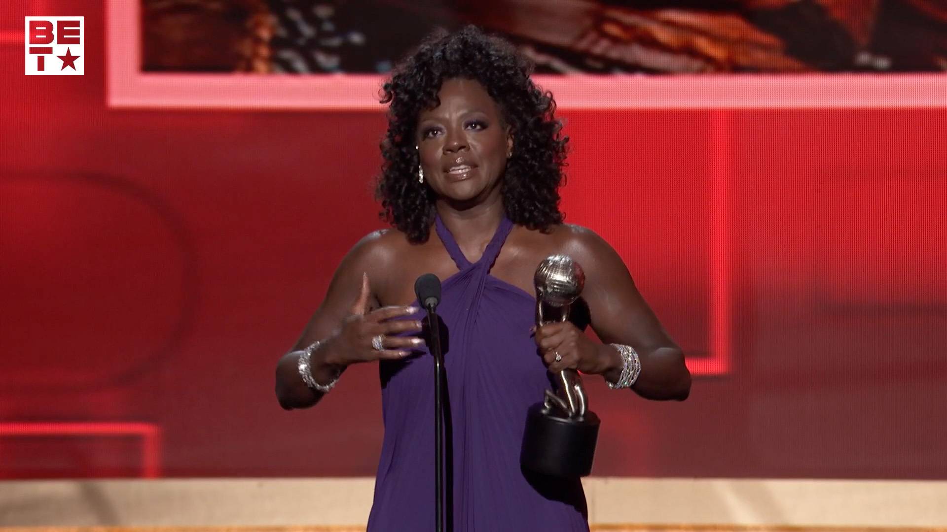 Viola Davis Wins Outstanding Actress in a Motion Picture