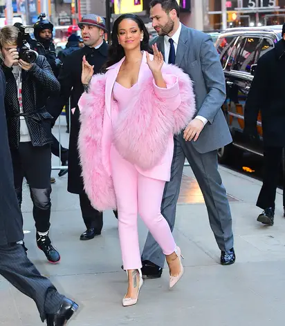 Rihanna, Kim Kardashian And 36 More Stars Love Louis Vuitton Bags (PHOTOS)