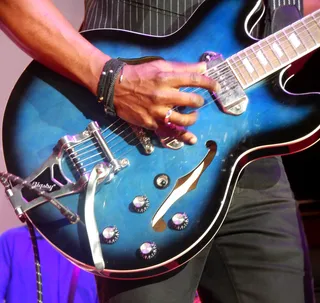The (Sweet) Life - Gary opened his set with his hot Blak and Blu electric Epiphone Casino guitar!(Photo: Shanis Navas/BET)