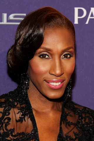 Lisa Leslie - The WNBA star sported a loose and low side bun that looked effortlessly sophisticated. (Photo: Paul Morigi/Getty Images for BET)