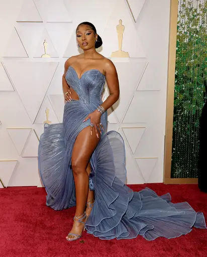 TATI GABRIELLE STUNS IN CUSTOM-MADE SUSTAINABLE HELLESSY GOWN AT