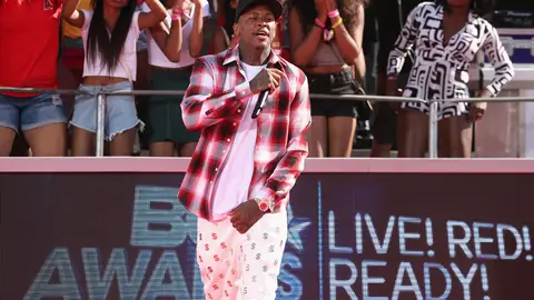 Performing the Hit - Rapper YG gives a blazing performance of &quot;My Hitta.&quot;&nbsp;(Photo: Mark Davis/BET/Getty Images for BET)