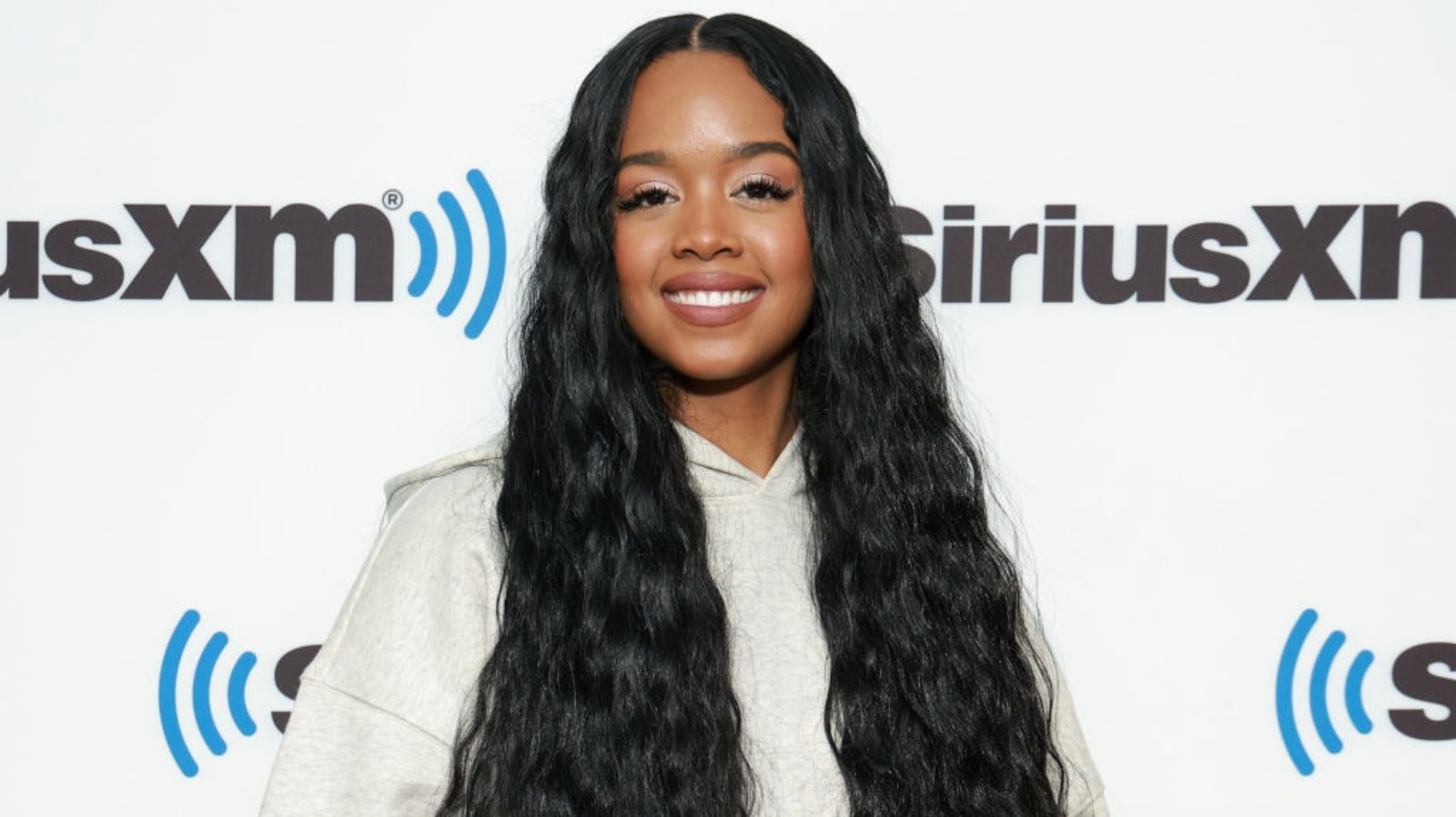 H.E.R.'s Two-Day 'Lights On Fest' Returning With Jazmine Sullivan As Headliner | News - Vimarsana News