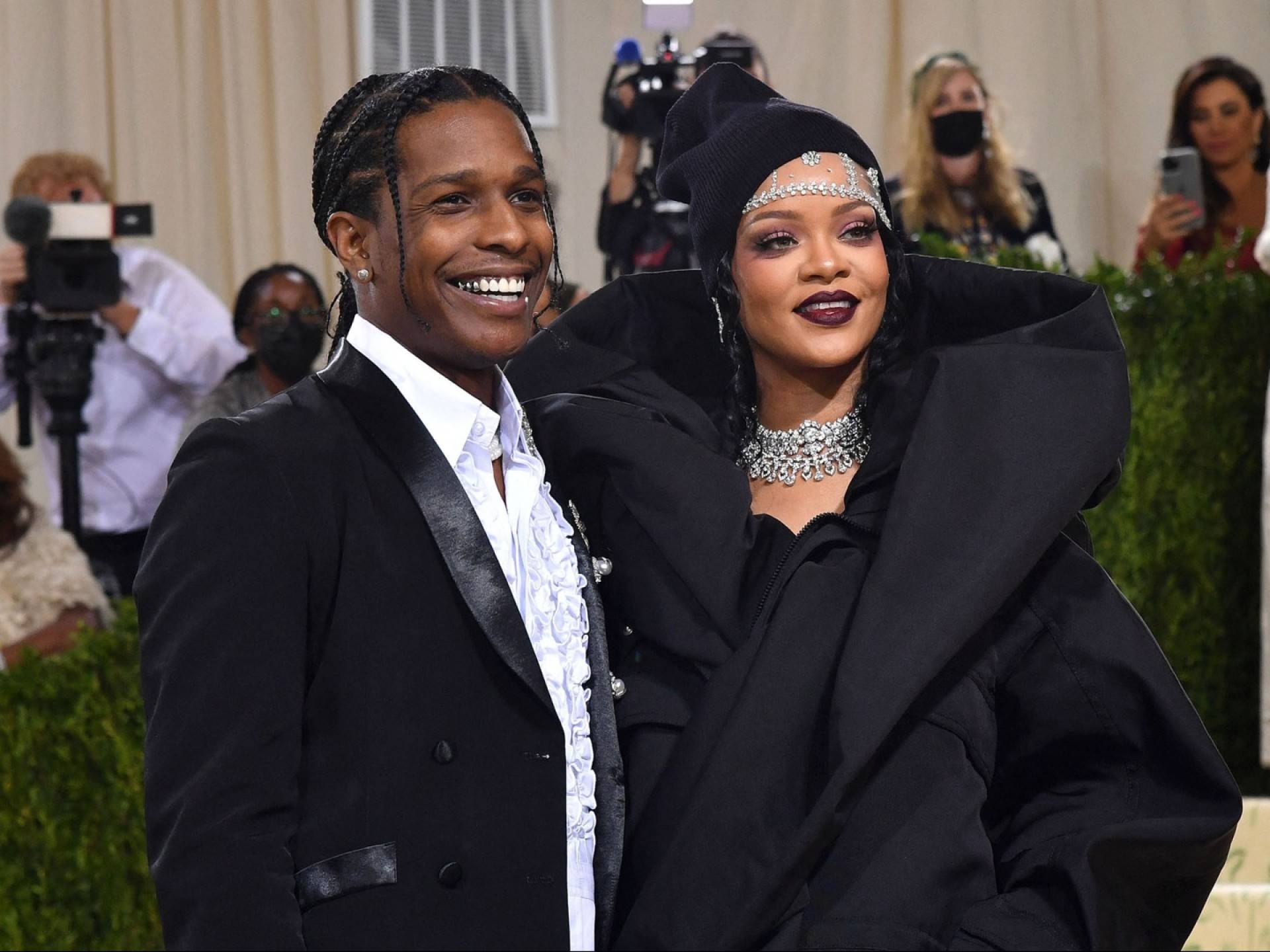 Sources Say That Rihanna’s Baby Boy Is ‘Healthy’ And She Is In ‘Awe’ Of