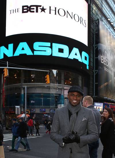 Ring My Bell - Actor and comedian Wayne Brady rings the closing bell at NASDAQ MarketSite in New York City in promotion of 2014 BET Honors. (Photo: Robin Marchant/Getty Images)