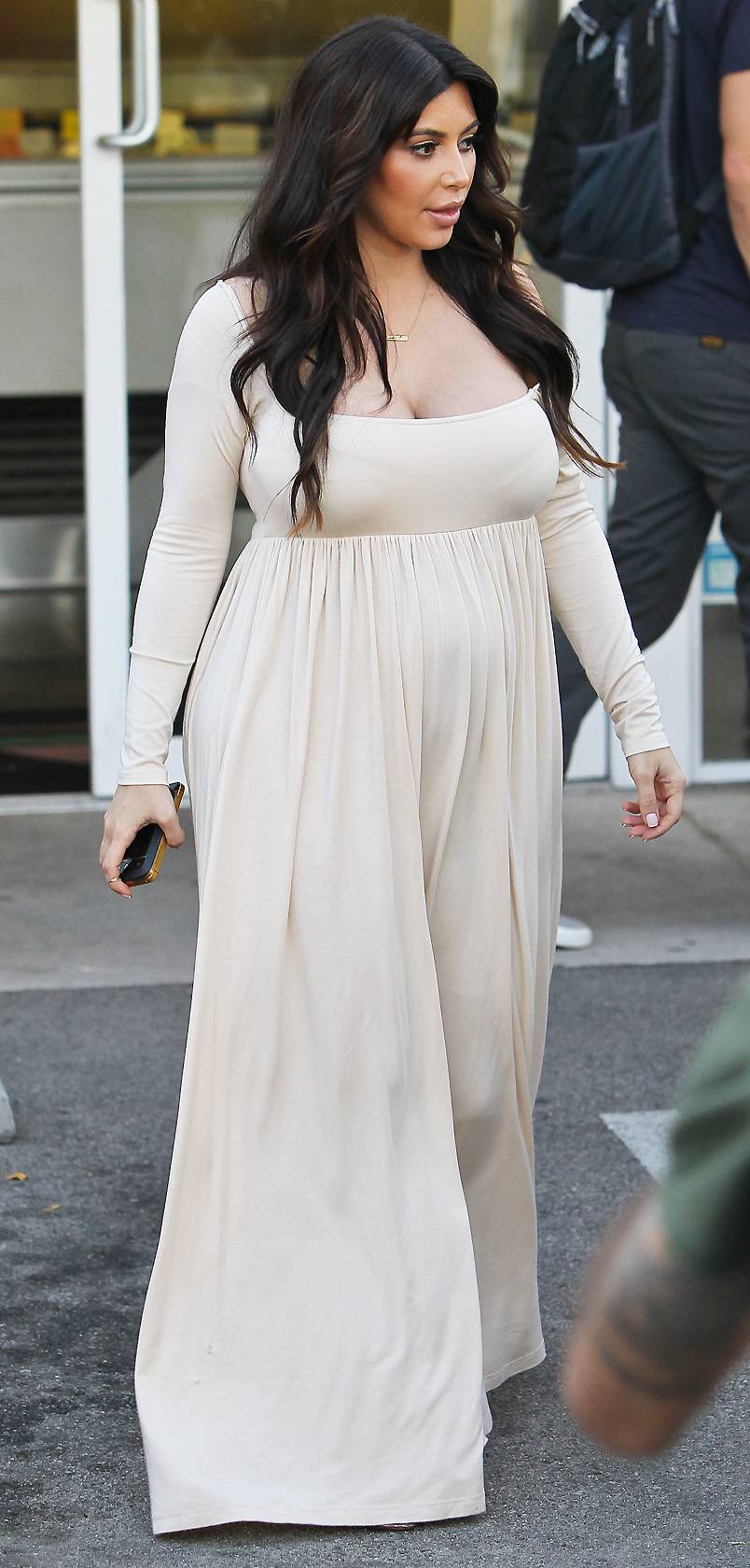 A London Look - - Image 38 from Kim Kardashian's Maternity Style