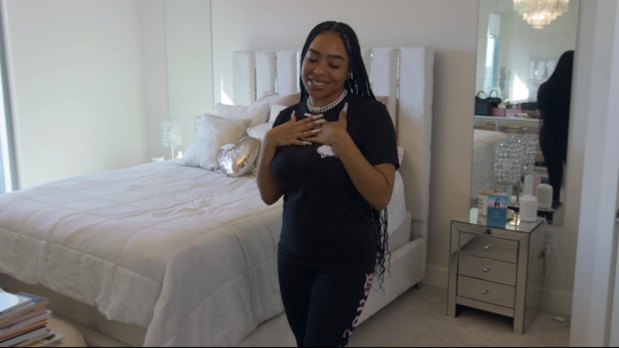 B. Simone Reveals She Bathes Every Two Days And Twitter Has A Field Day - Vimarsana News