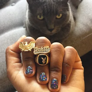 Vashtie Kola - Short, natural tips and high-shine glittery polish? Yes, please!  (Photo: Vashtie via Instagram)