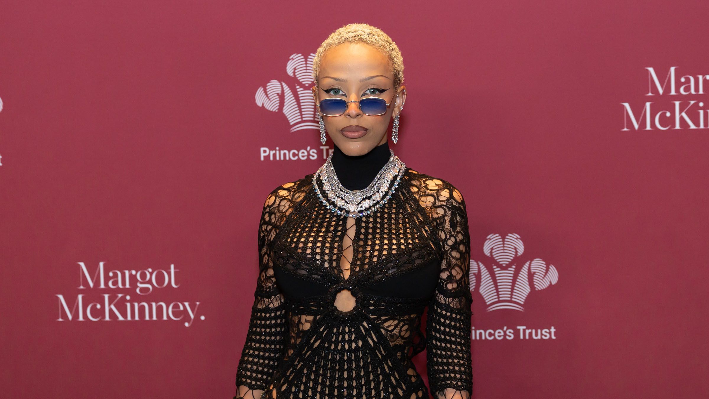 Doja Cat Debuts Huge Back Tattoo Of What Appears To Be A Bat Skeleton - Vimarsana News