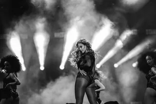 Look Back At It - Showing off your best assets is always a “do.”(Photo: Robin Harper/ iam.beyonce via Tumblr)