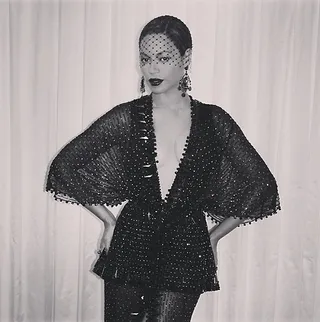 Sophisticated Sexy - The &quot;Rocket&quot; singer gives us hints of seduction wrapped in a classy Givenchy gown.(Photo: Beyonce via Instagram)