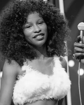 We cannot think about 70s afros without revisiting Chaka Khan's volumized curls. - (Photo by Soul Train via Getty Images) (Photo by Soul Train via Getty Images)