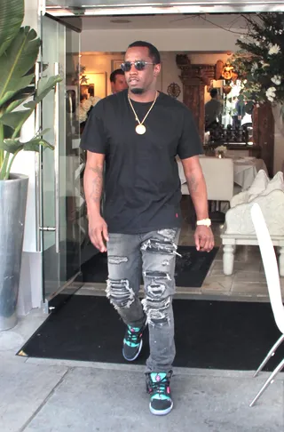 California Love - Diddy looked cool and calm while leaving Villa Blanca restaurant in Beverly Hills. (Photo: BLW, PacificCoastNews)