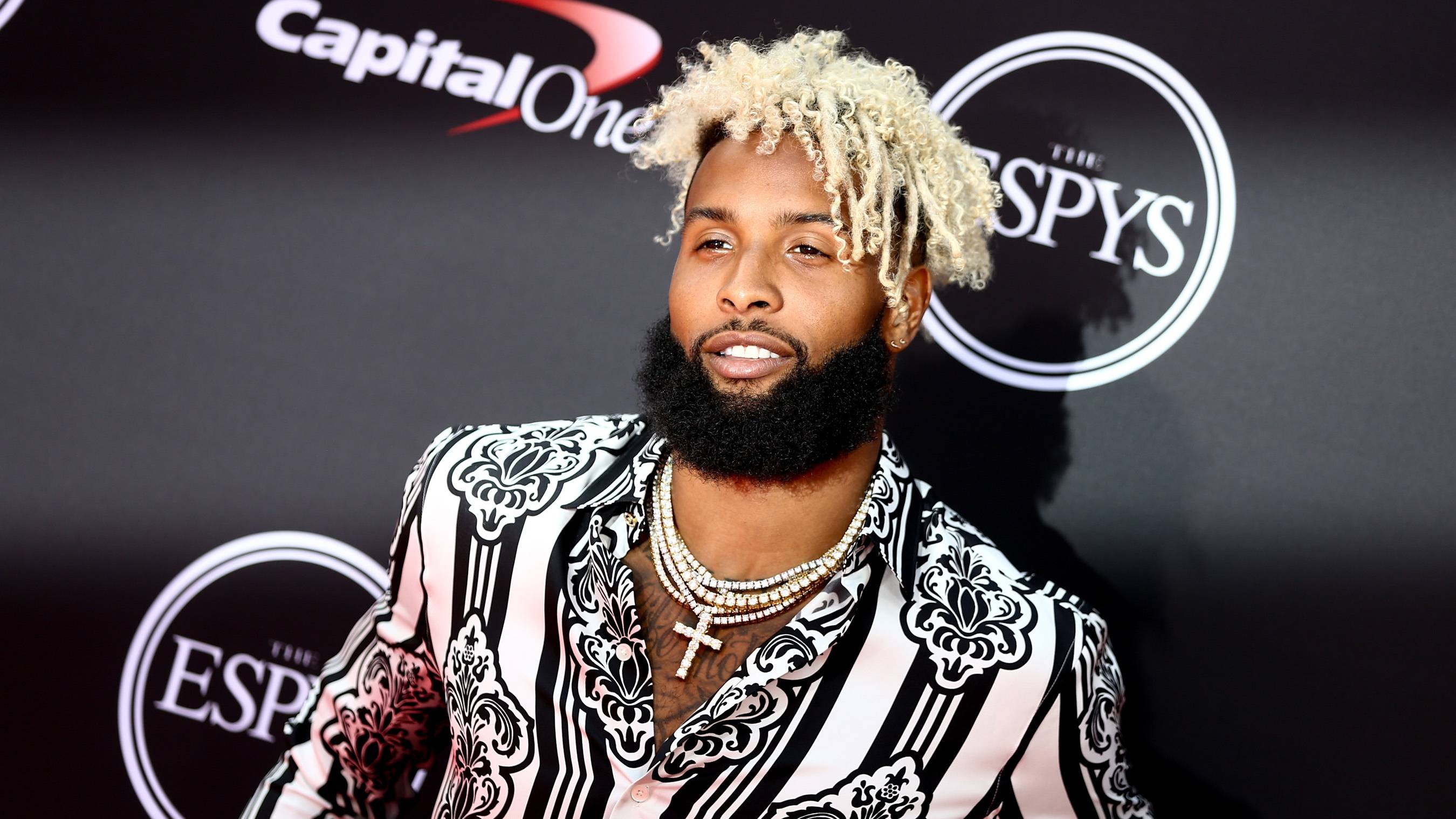 LOOK: Odell Beckham Jr. commissions painting of OBJ with the Rams helping  out OBJ with the Browns 