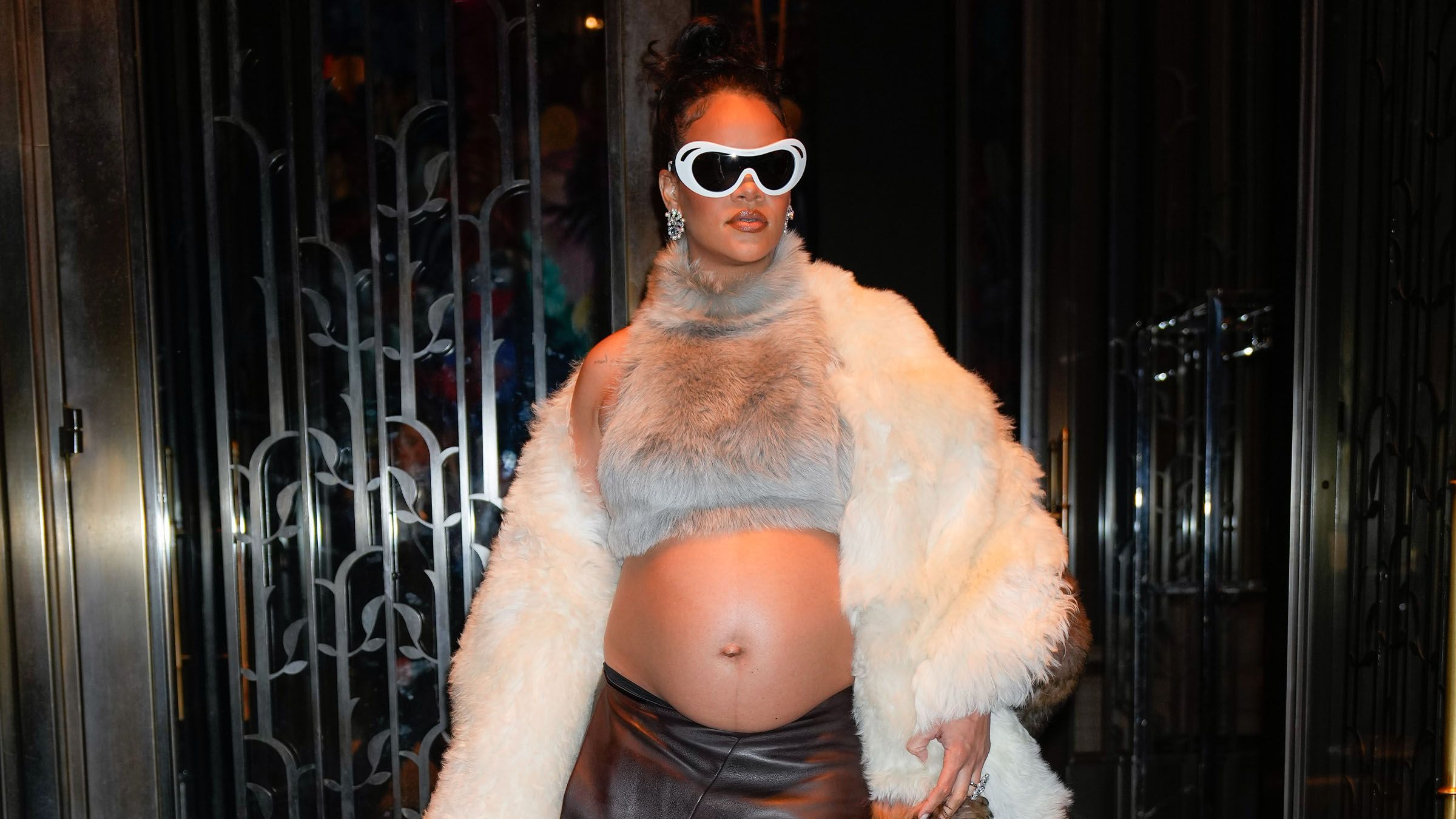 Rihanna Stars in Pharrell's First Louis Vuitton Campaign - Vimarsana News