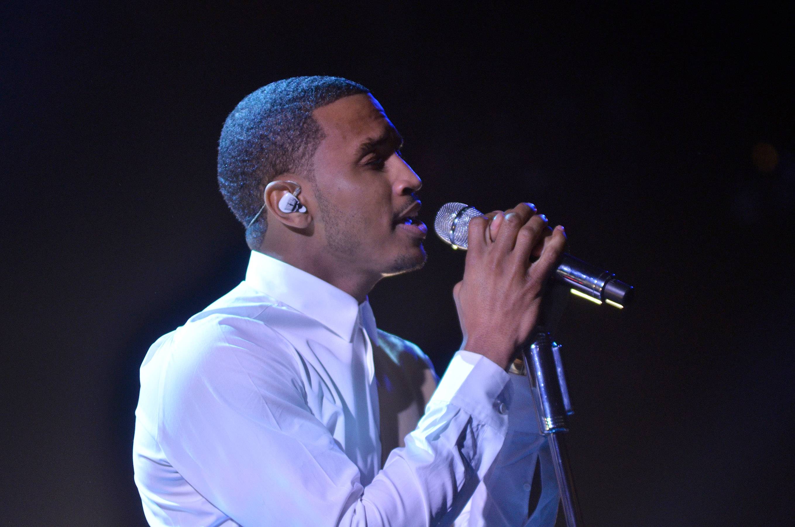 Trey Songz Slams the - Image 5 from The Buzz: Beyoncé Performs ...