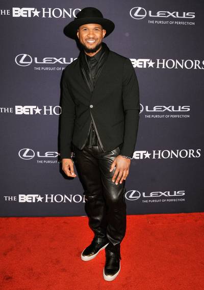 THE UR Experience  - The BET Honors Musical Award winner&nbsp;Usher keeps it casual but fashionable. The hat is the key accessory that adds a stylish flair to the ensemble. (Photo:&nbsp;Kris Connor/BET/Getty Images for BET)