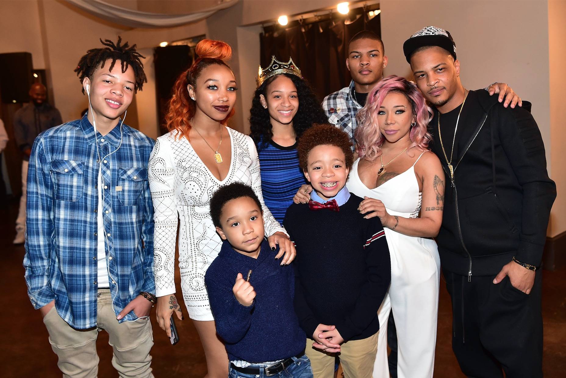 Family Slay!: T.I. And Tiny Pose With All Their Kids For A Family Photo ...