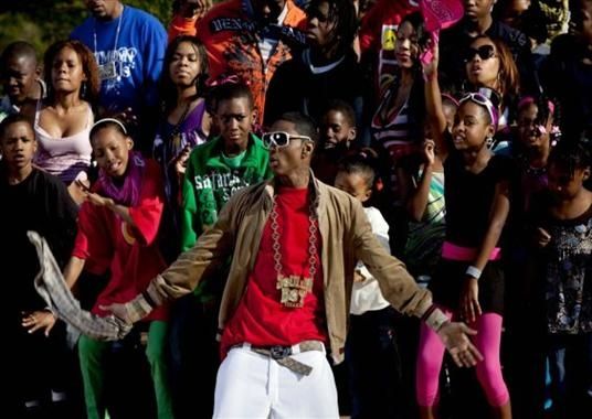 For the Kids Image 7 from Behind The Scenes Soulja Boy "Gucci