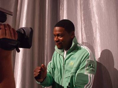 Chris Tucker - Chris Tucker puts on a show for the camera behind the scenes.