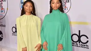 Chloe and Halle attends the 2018 American Music Awards