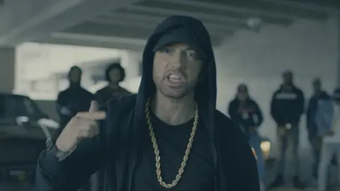 Eminem performs a solo cypher about Trump on the 2017 BET Hip Hop Awards.