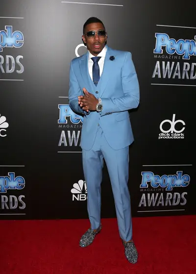 Shine Time - Nick Cannon&nbsp;arrives to the People Magazine Awards looking sharp as a tack in a baby blue suit and a pair of sparkling loafers in Beverly Hills.(Photo: Jen Lowery/Splash News)