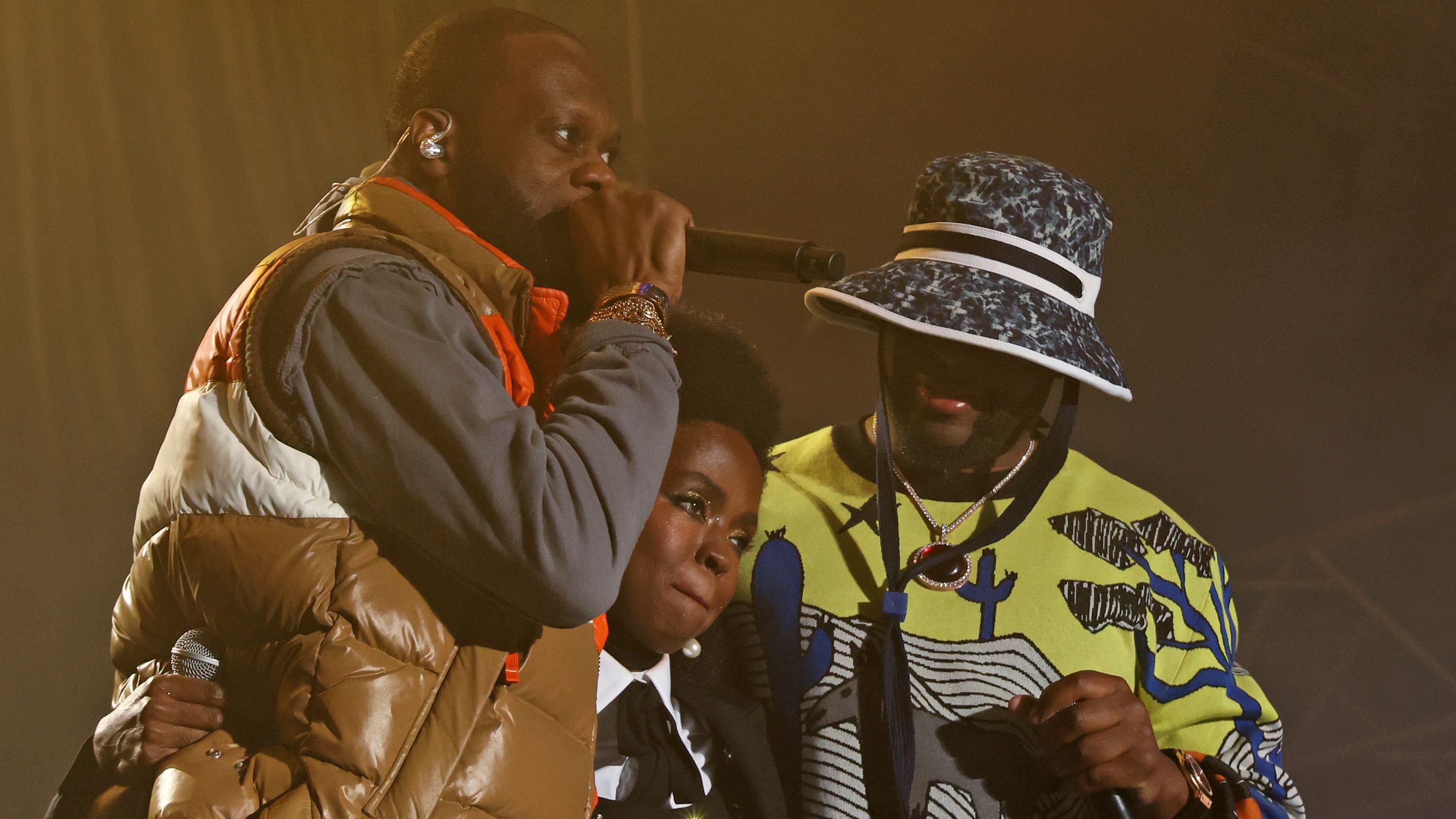 The Fugees' Lauryn Hill, Pras, Wyclef Reunite At Roots Picnic | News - Vimarsana News