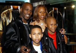 2004: DMX and his family looked happy at&nbsp;the premiere of&nbsp;&quot;Never Die Alone.&quot; - (Photo:&nbsp;Paul Andrew Hawthorne/WireImage)