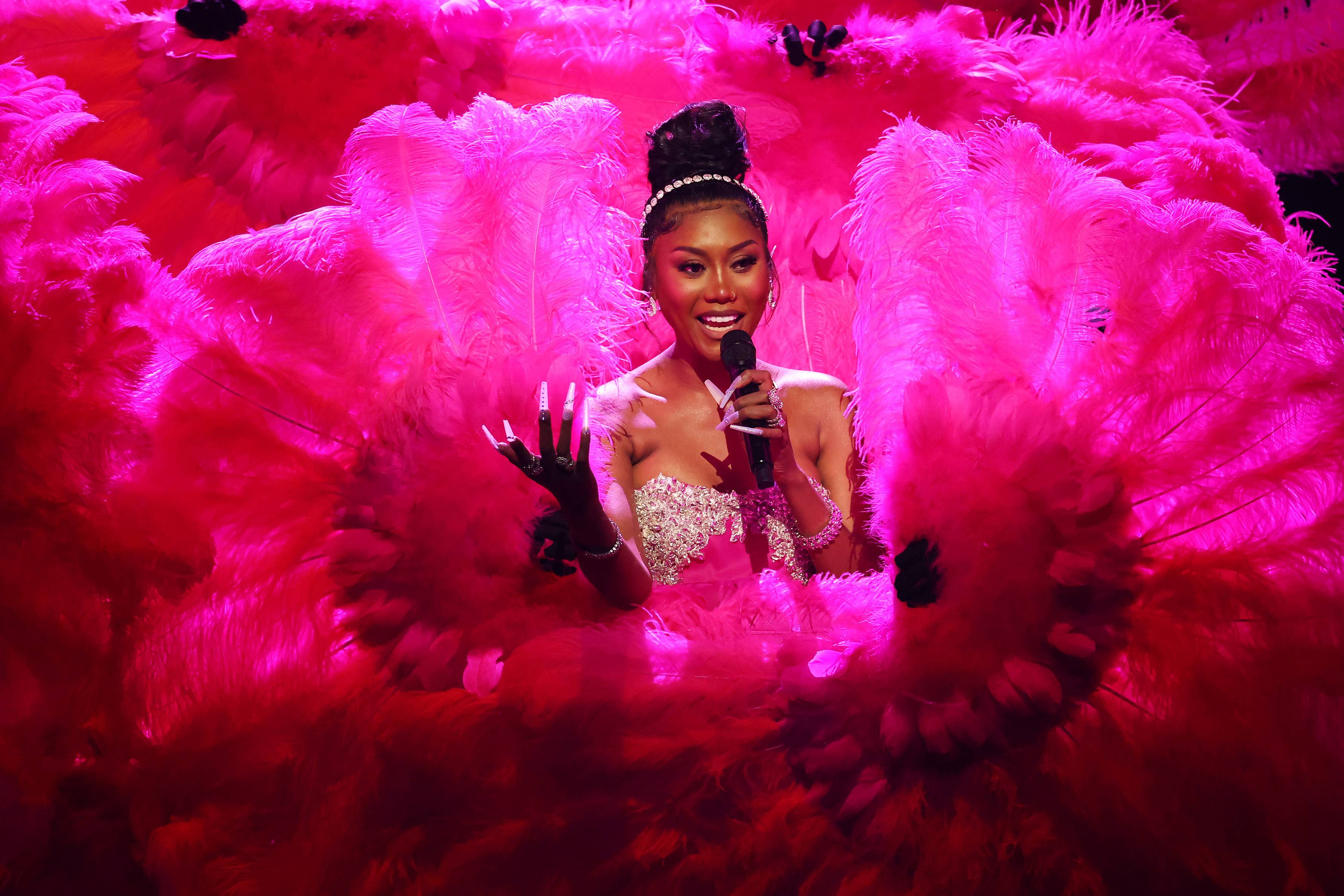 BET Awards 2022: Muni Long Turns Heads While Performing In A  Burlesque-Inspired Look!, News