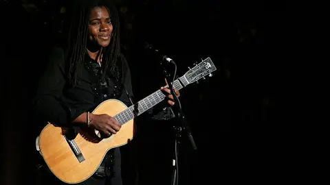 Musician Tracy Chapman performs live onstage at the AmFAR Gala honoring the work of John Demsey and Whoopi Goldberg at Cipriani 42nd Street January 31, 2007 in New York City. (Photo by Bryan Bedder/Getty Images)