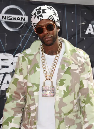 2 Chainz (2015) - 2 Chainz&nbsp;definitely proved he has his jewelry game on&nbsp;lock&nbsp;when he arrived at the 2015 BET Awards rocking an oversized diamond-encrusted padlock pendant.&nbsp;(Photo by Jason LaVeris/FilmMagic) (Photo by Jason LaVeris/FilmMagic)