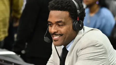 LOS ANGELES, CALIFORNIA - NOVEMBER 07: Chris Webber calls a basketball game between the Los Angeles Clippers and the Portland Trail Blazers at Staples Center on November 07, 2019 in Los Angeles, California. (Photo by Allen Berezovsky/Getty Images)