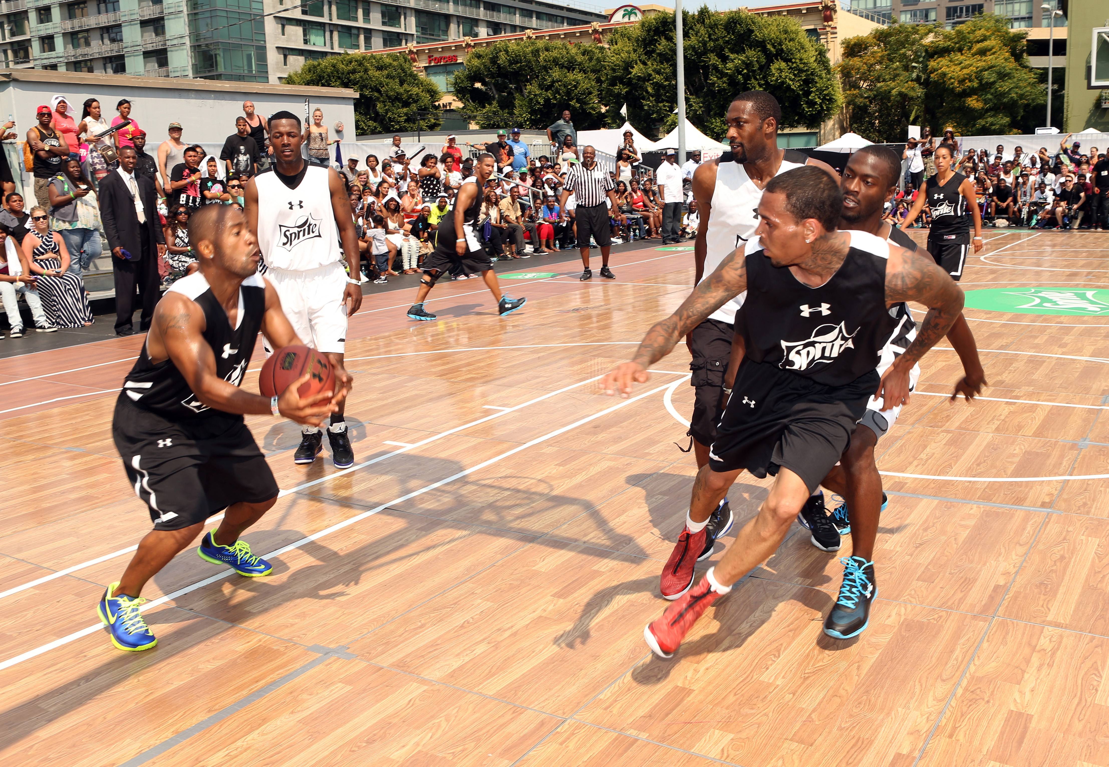 103,203 Celebrity Basketball Game Stock Photos, High-Res Pictures