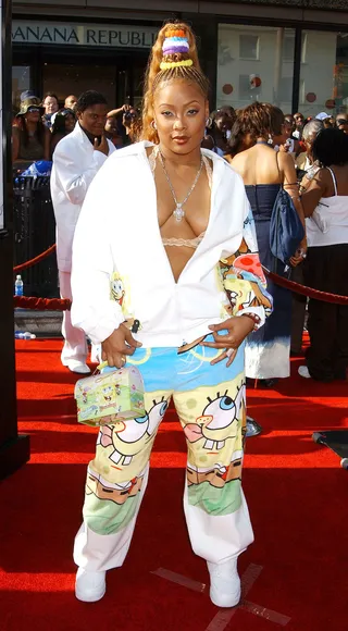 Da Brat - The "Funkdafied" rapper lets it all hang out with a Sponge Bob Square Pants themed ensemble. &nbsp;(Photo: Gregg DeGuire/WireImage for BET Entertainment)