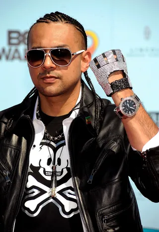 Sean Paul - Dancehall's biggest artist uses his fashion sense to show his love for Michael Jackson. (Photo: Frazer Harrison/Getty Images)