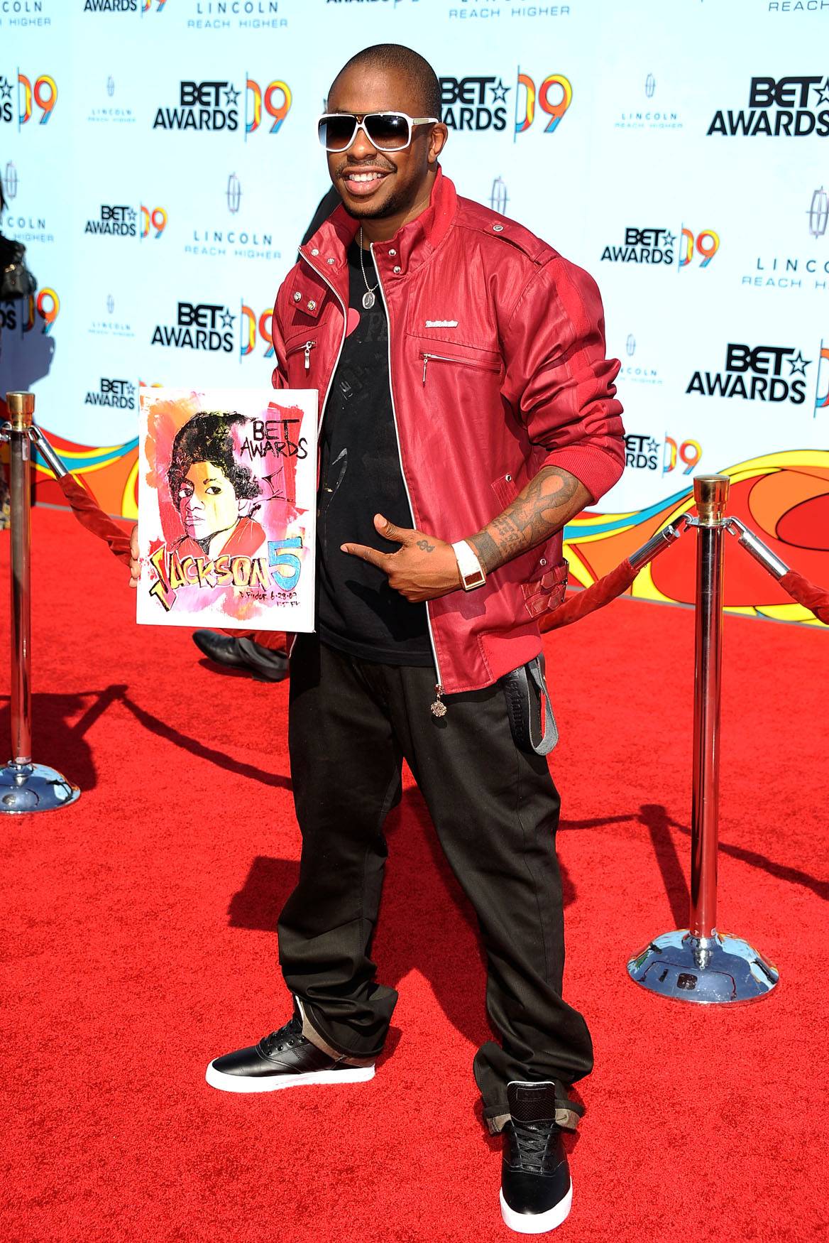 Raheem DeVaughn - With - Image 7 from 2009 BET Awards Red Carpet | BET