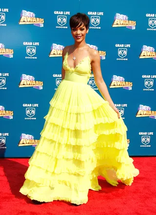 Rihanna - The pop star arrives at the 2008 BET Awards on June 24, 2008 in Los Angeles in a gorgeous yellow canary dress that reflects the sunshine of the West Coast. (Photo: Frazer Harrison/Getty Images)