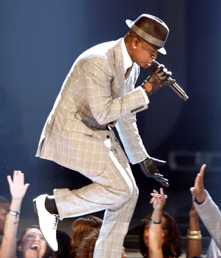 Ne-Yo - Dapper as well as entertaining, the R&amp;B singer and actor performs his dance hit "Closer."&nbsp;(Photo: Kevin Winter/Getty Images)
