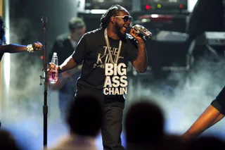 T-Pain - The Tallahassee, Florida rapper and four-time 2009 BET Award nominee performs &quot;Rock With You&quot; onstage, in addition to winning the Best Collaboration award with Jamie Foxx.(Photo: Vince Bucci/PictureGroup)