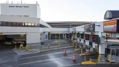 DETROIT, MI - APRIL 08: A view of the U.S.-Canada border crossing on April 8, 2020 from Detroit, Michigan. In an effort to slow the spread of the coronavirus (COVID-19), Detroit Department of Transportation buses will begin distributing surgical masks to riders. Nearly 19,000 coronavirus cases have been confirmed in the state. (Photo by Elaine Cromie/Getty Images)