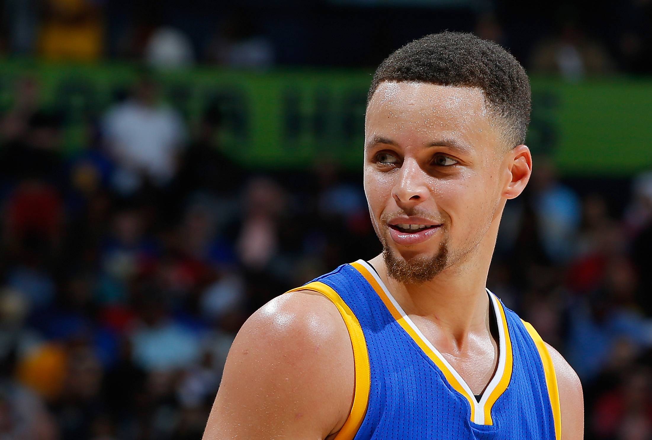 Twitter Freaks Out After Steph Curry Tweets at a Porn Account | News | BET